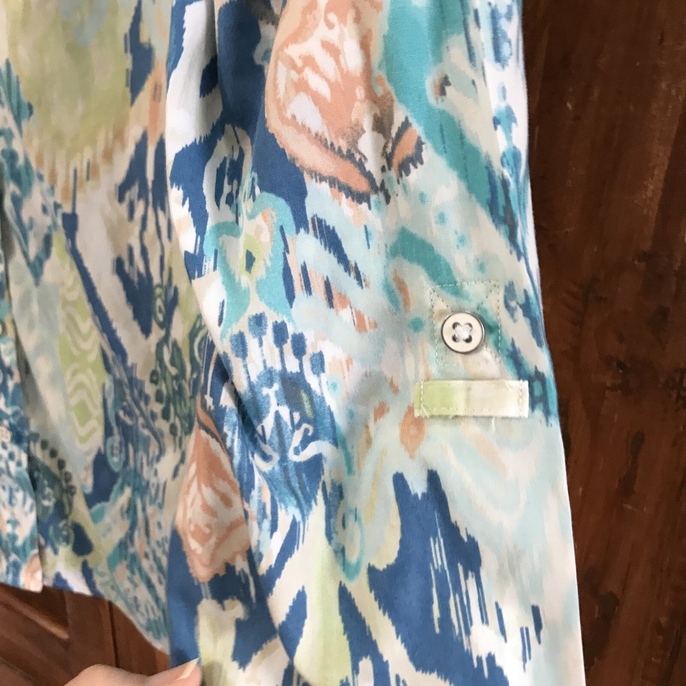 Chicos NO IRON Art To Wear Abstract Button Down Blouse EUC Sz 4/6 Petite - Picture 4 of 8